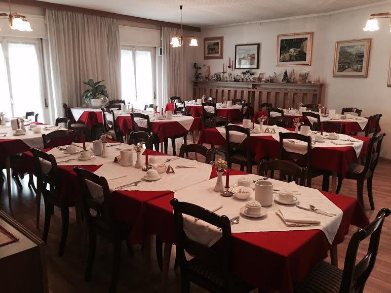 Hotel Garni Hirsch Canazei Zewnętrze zdjęcie