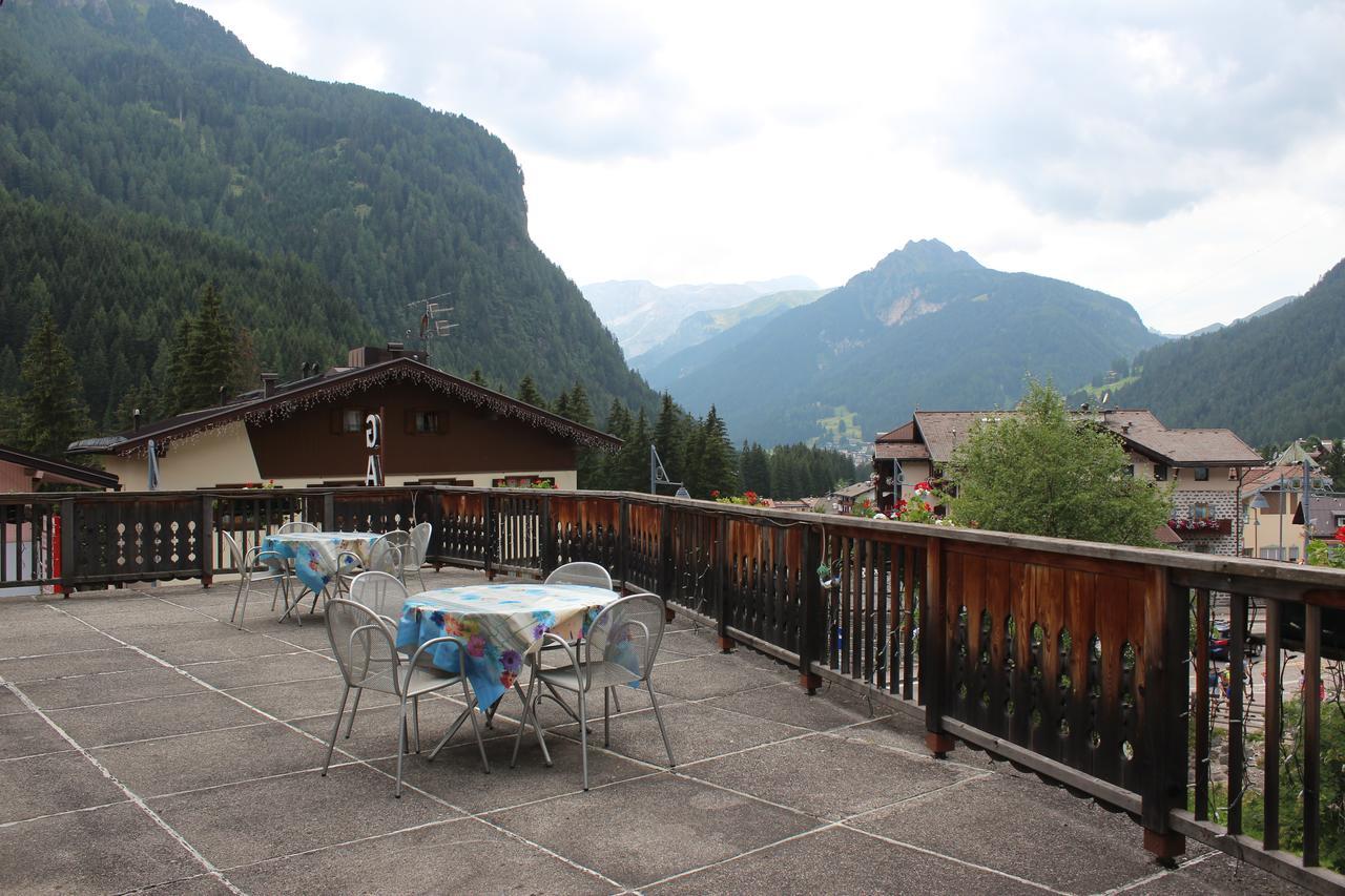 Hotel Garni Hirsch Canazei Zewnętrze zdjęcie