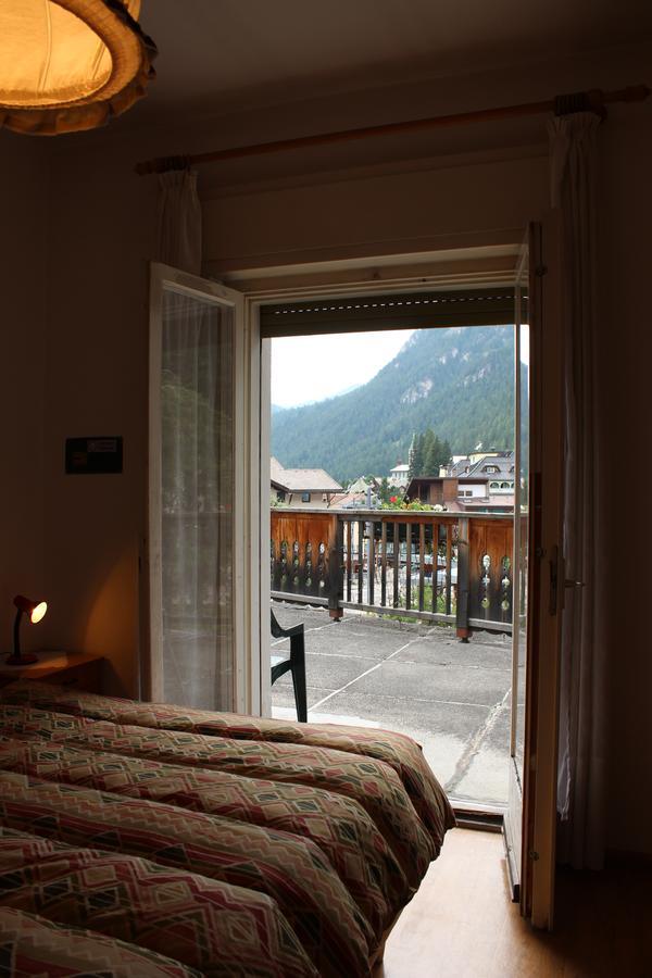 Hotel Garni Hirsch Canazei Zewnętrze zdjęcie